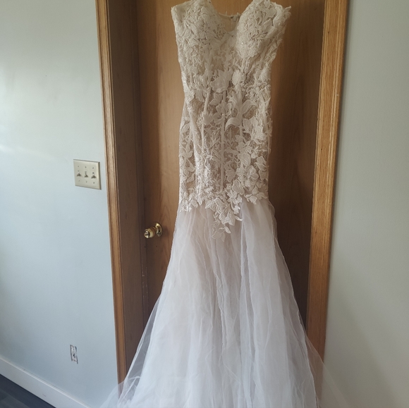 Calla Blanche Wedding Dress - Picture 4 of 5
